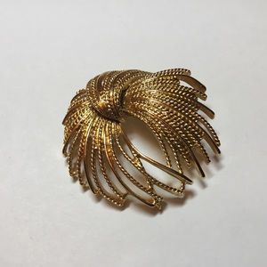 Monet Vintage Gold Toned Fireworks Brooch